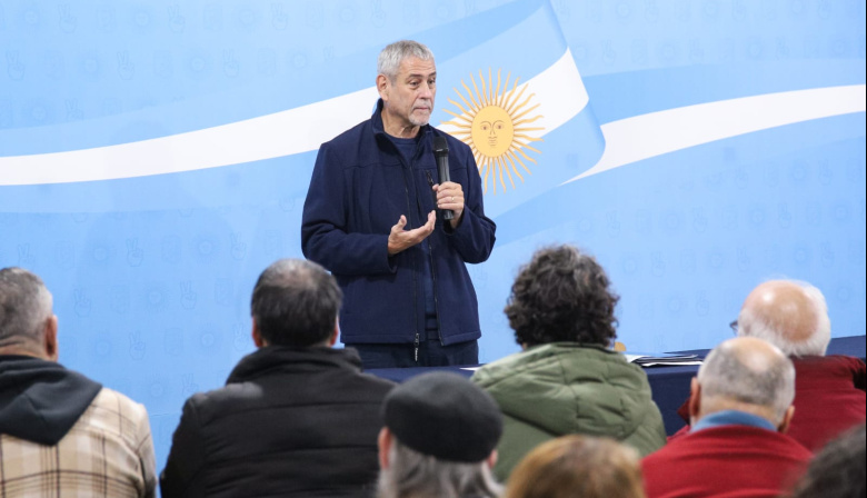 Ferraresi recorrió el norte bonaerense y pidió "unidad de abajo hacia arriba" para ganar