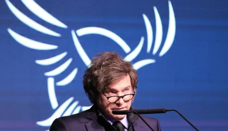 Milei firmó un DNU para expulsar extranjeros que "inciten al odio" contra la Argentina