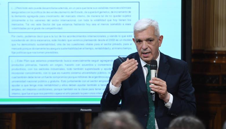Domínguez reapareció, agitó la interna y desafió a Kicillof