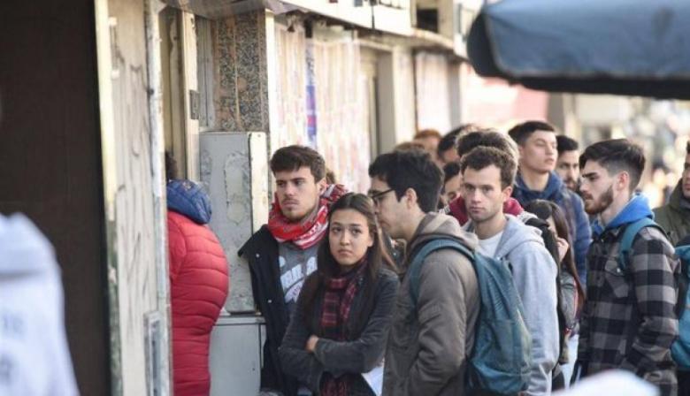 La Provincia volvió a cuestionar a Milei y advirtió que ya se perdieron casi 330.000 puestos de trabajo registrados