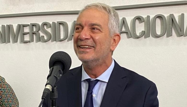 Alak busca reactivar el aeropuerto de La Plata: hub logístico de $37 millones y vuelos low cost a futuro