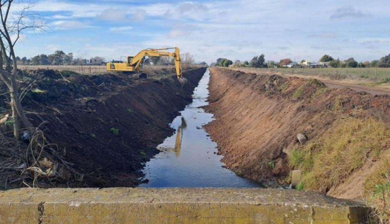 Saladillo: la Provincia avanza con la limpieza de canales para prevenir inundaciones