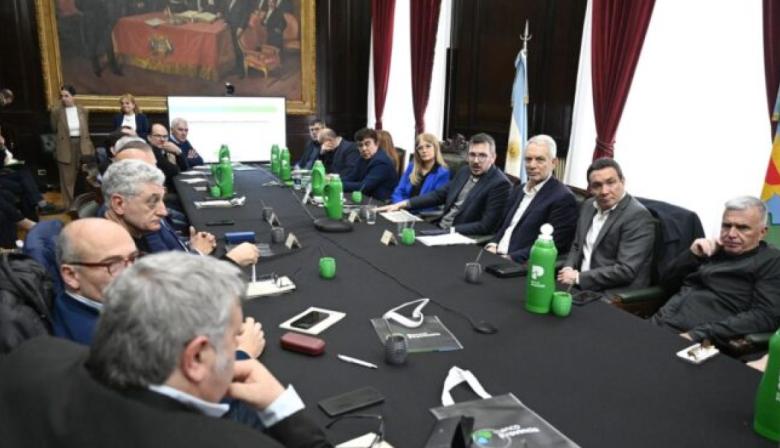 Morosidad en alza: Magario reunió a intendentes del kicillofismo