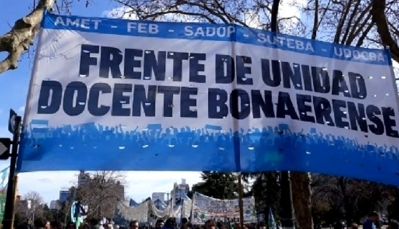 Docentes y estatales de FUDB aceptaron la suba del 7% y Kicillof cerró la paritaria hasta septiembre
