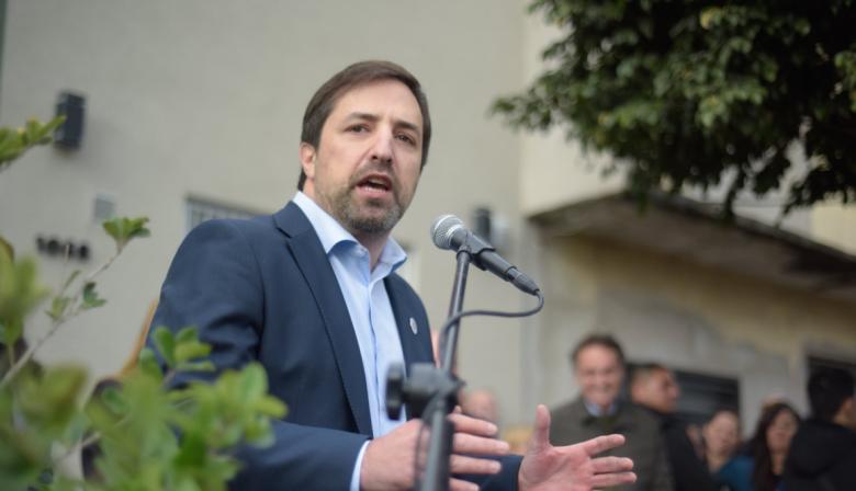 Kreplak rechazó el proyecto libertario para arancelar la salud a extranjeros