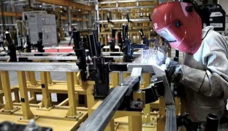 El Gobierno modificó por decreto la Reforma Laboral y cambió la base de cálculo de los aportes sindicales