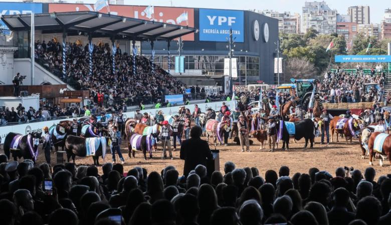 Pareja prometió llevar las  políticas de Milei para el campo a la Provincia