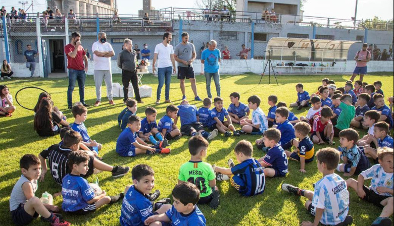 Petrecca impulsa el "Programa Dibu" para financiar clubes de barrio en la Provincia