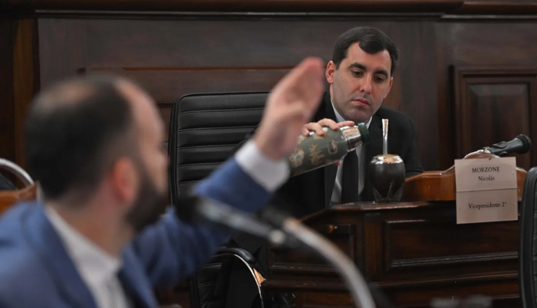 Escándalo en La Plata: el PRO denunció propaganda anti-Milei en los CAPS y pidió la renuncia de la secretaria de Salud