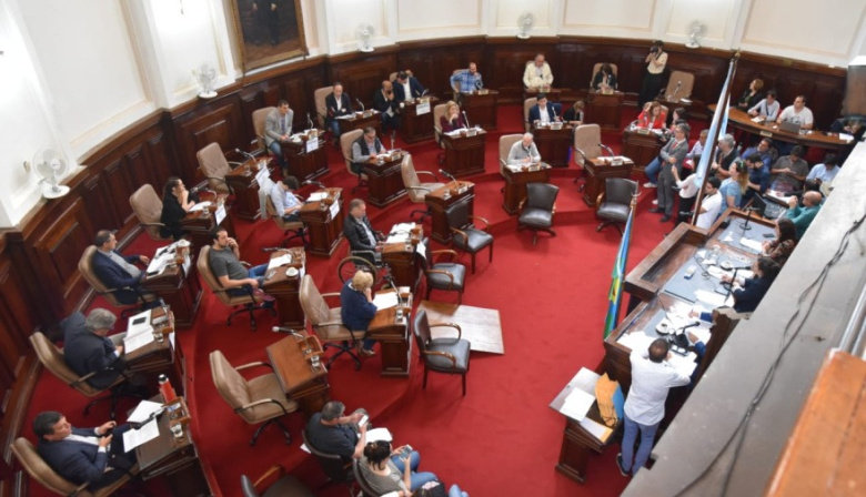 La Plata impulsa un programa municipal para ayudar a familias sobreendeudadas