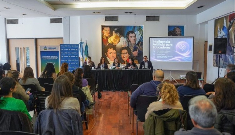 Ituzaingó capacita a docentes en inteligencia artificial con el programa “Educa IA Lab”