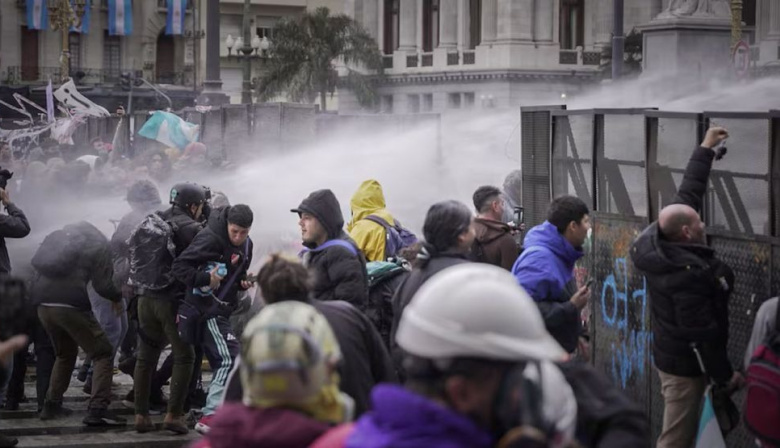 Diputados citará a Monteoliva por el operativo en el Congreso: denuncian represión y disparos de civil
