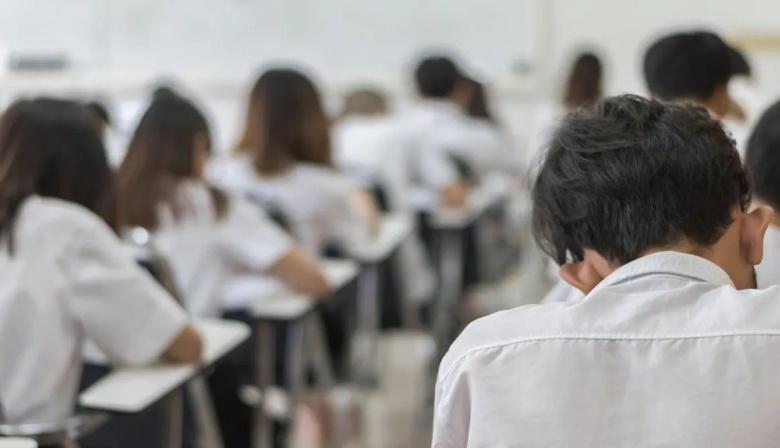 El Gobierno suspende por un año los cortes de vouchers educativos por morosidad