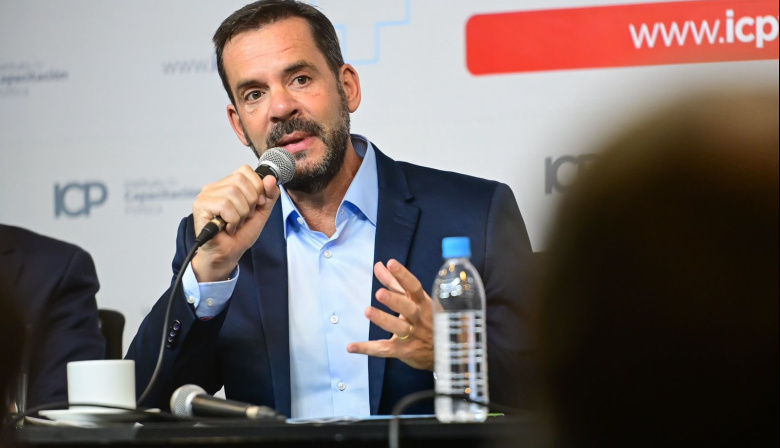 Escobar destinó $360 millones a equipamiento de salud y marcó diferencias con Nación