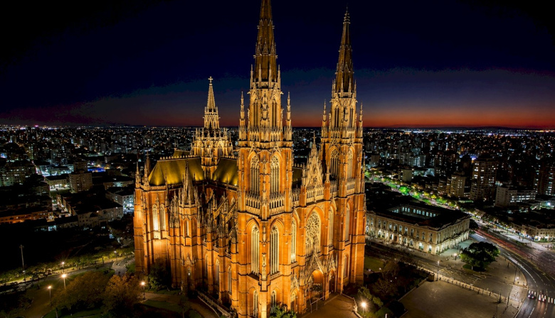 Catedral de La Plata: comenzó a construirse en 1884, esconde mitos masones y le ganó a Notre Dame como la más linda
