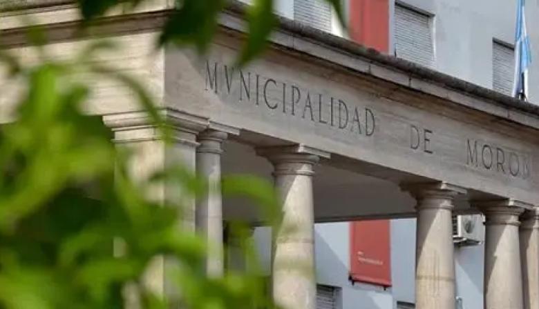 Fondos educativos, propaganda oficial y una exfuncionaria detenida: la crisis que sacude a Morón