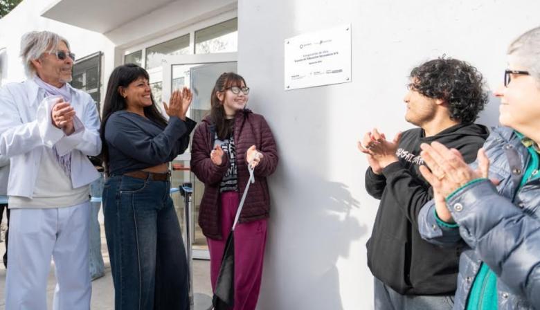 Quilmes inauguró la primera etapa de la nueva Escuela Secundaria Nº 8