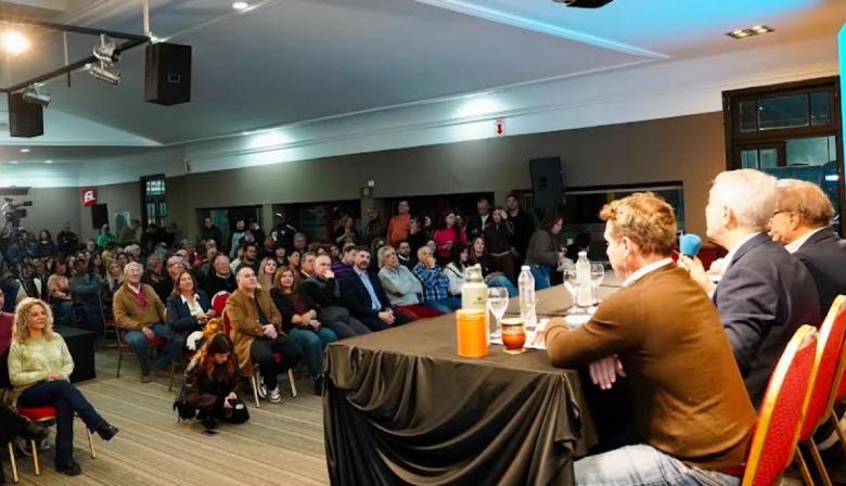 Alak encabezó en Ituzaingó una nueva clase de formación política del PJ bonaerense