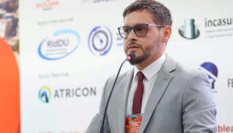 Lanús llevó a Brasil el debate sobre quién controla al poder