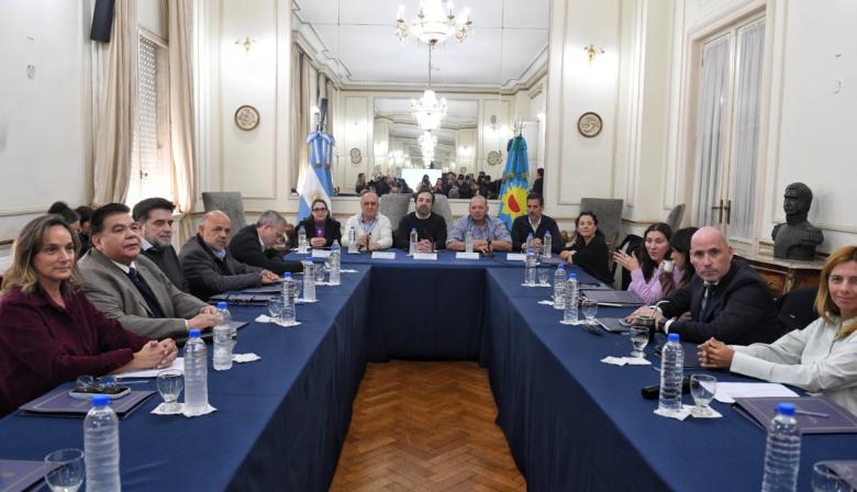 Kreplak defendió la reforma sanitaria de Kicillof y la oposición puso el foco en la crisis de IOMA