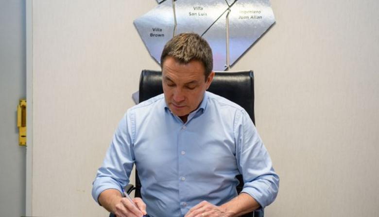 Watson respaldó la candidatura presidencial de Kicillof