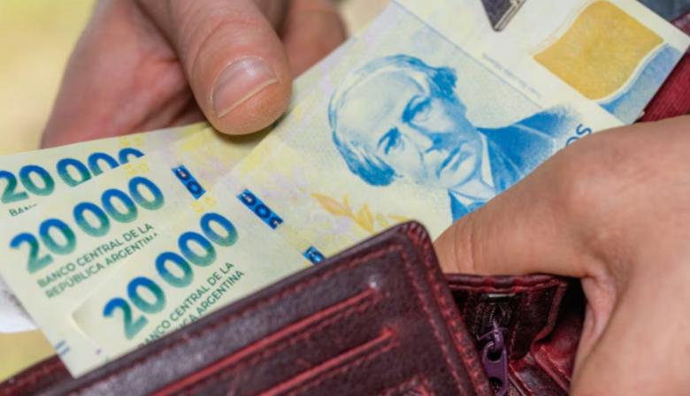 La morosidad paraliza la mitad del crédito en pesos y anticipan más tensión hacia 2027