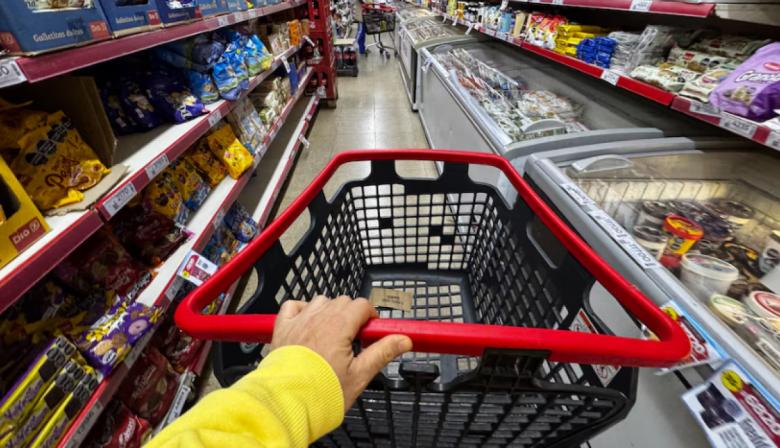 La inflación rebotó al 2,1% y la canasta rozó $1,6 millones