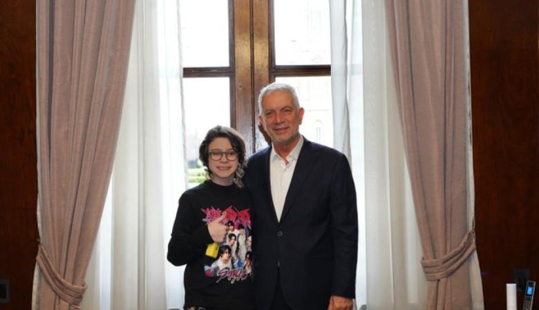 Alak recibió a Ian Moche y respaldó una educación que contemple la neurodivergencia