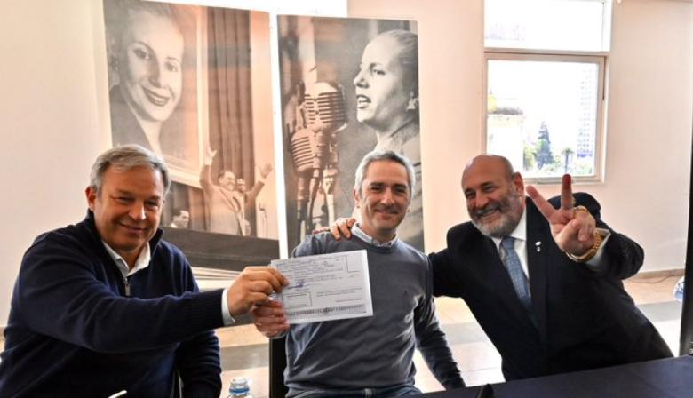 Cúneo firmó su afiliación y destapó su candidatura para 2027