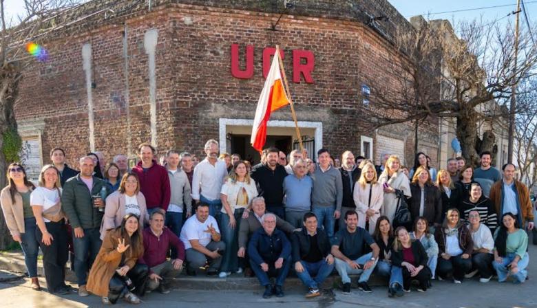 La UCR se reunió en Ayacucho y empezó a mover fichas para 2027