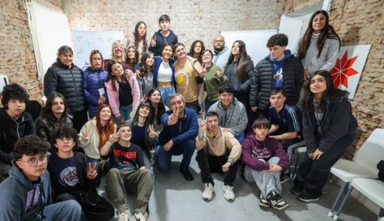 Máximo Kirchner y Mayra Mendoza escucharon a estudiantes de Magdalena