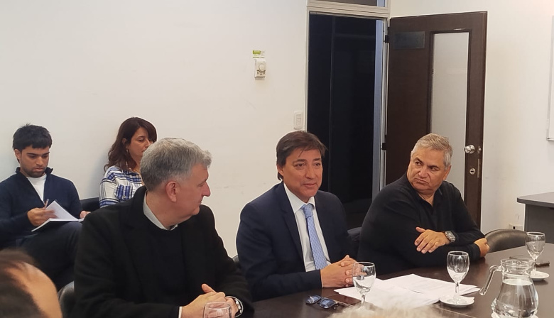 CEPBA se reunió en Diputados para defender la ley que regula a los hipermercados