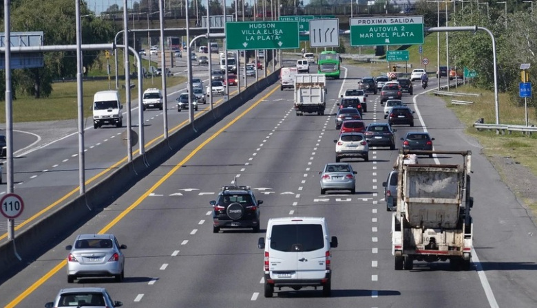 Desde hoy rigen duras multas por evadir el peaje en la Autopista La Plata - Buenos Aires: hasta $684.300