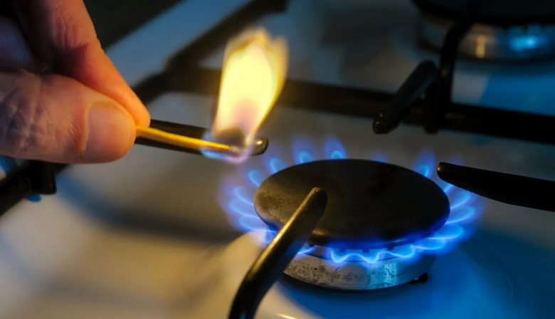 Motosierra al subsidio del gas: Milei busca recortar la zona fría y 94 ciudades bonaerenses pagarían más caro