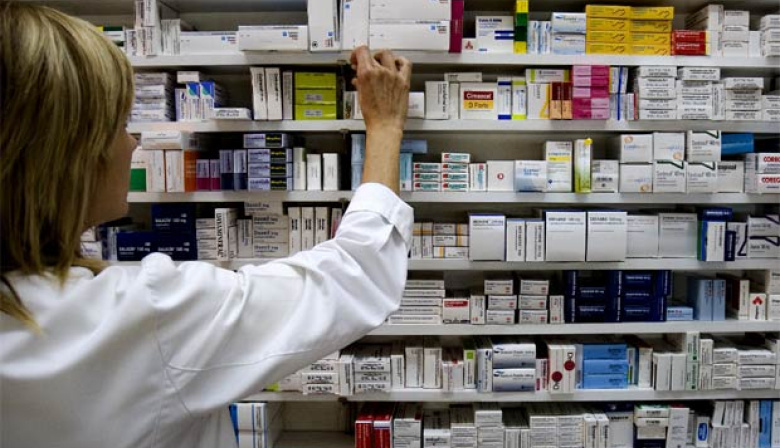 Revés para Milei: la Justicia ratificó que las farmacias y droguerías deberán tener un farmacéutico al frente