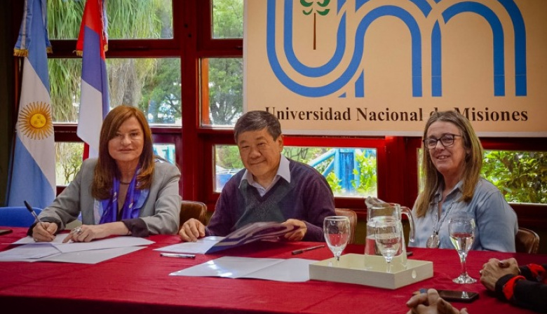Kicillofismo federal: el Ministerio de Mujeres de PBA selló alianza con la Universidad de Misiones