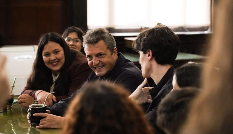Massa reapareció en la UBA y se reunió con más de mil jóvenes del Frente Renovador