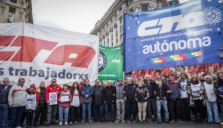 Salario mínimo: las dos CTA impugnaron el aumento del Gobierno y dieron 48 horas para reabrir la discusión
