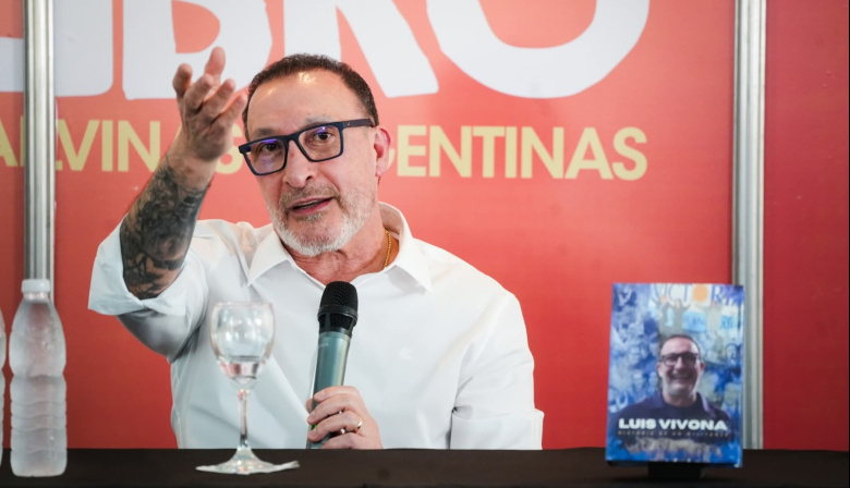 Vivona anticipó su libro "Historia de un Militante" en la Feria del Libro de Malvinas Argentinas