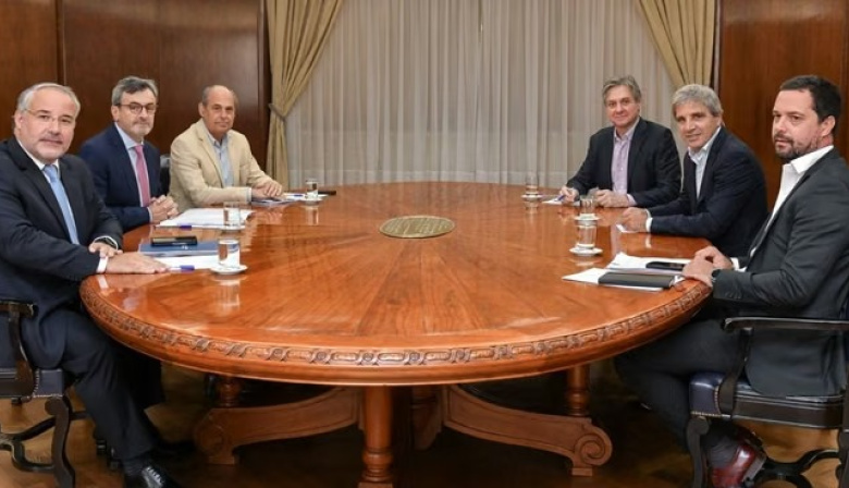 La UIA calificó como "decepcionante" la reunión en Economía y se fue sin respuestas