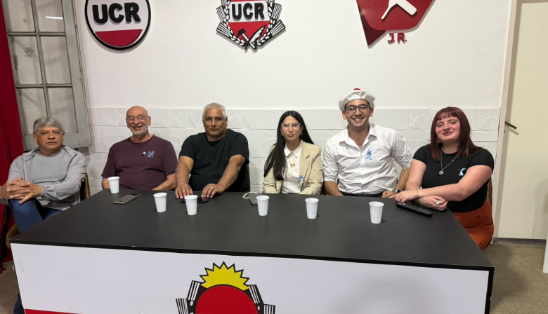 La UCR de Lanús renovó su conducción con Ayelén Curlo al frente, la presidenta más joven de su historia