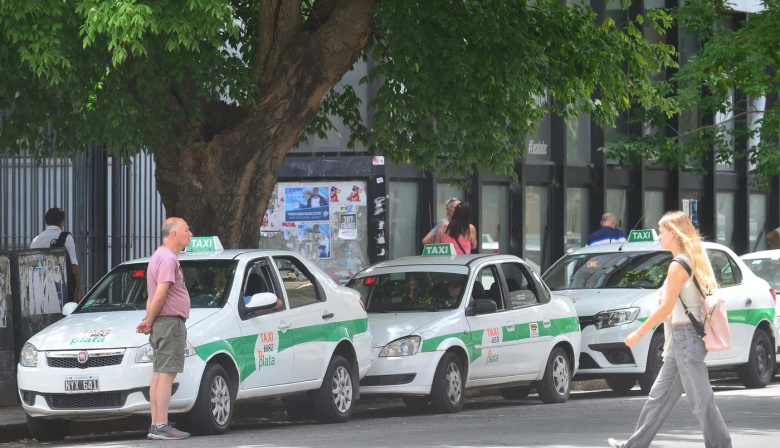 La Plata: 14 pedidos al Municipio para frenar el conflicto entre taxistas y choferes de apps