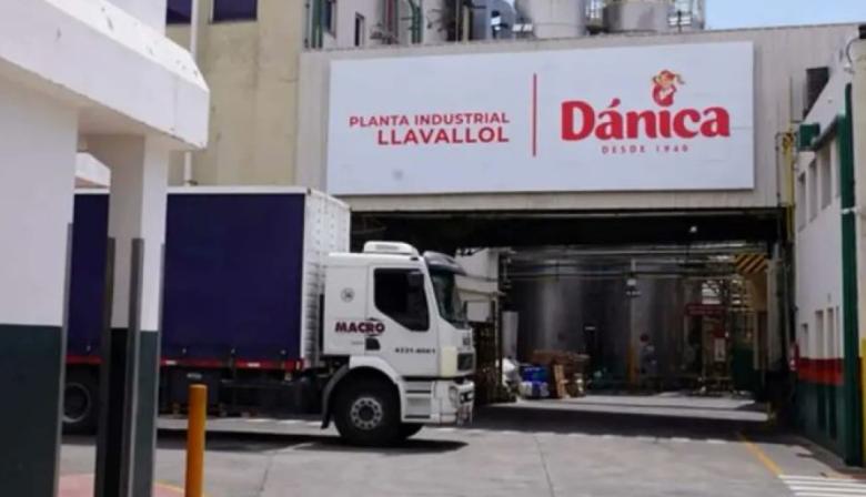Trabajadores de Dánica acampan contra el cierre de la planta de Llavallol
