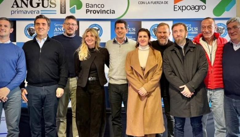 Intendentes peronistas se meten en la agenda del campo junto a Wado de Pedro