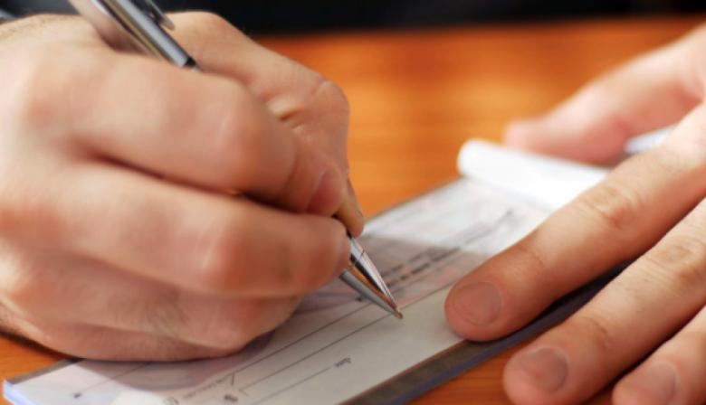 El campo rechaza las restricciones para operar con cheques