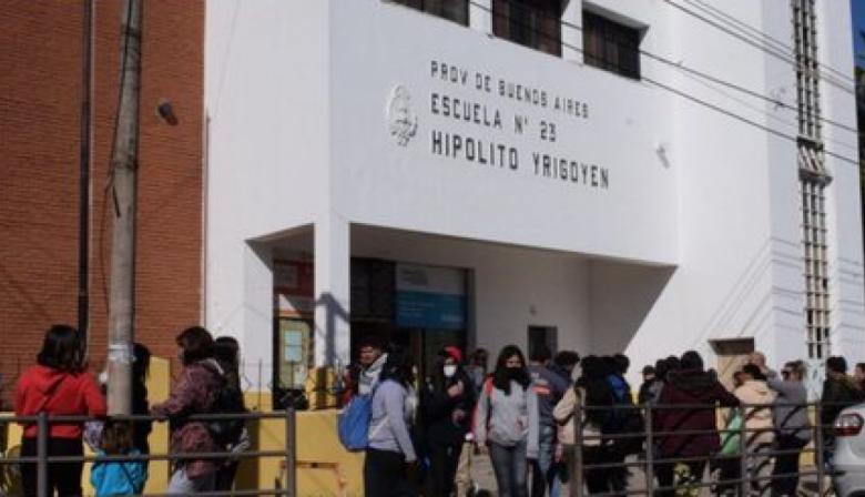Cruce a Kicillof por cuatro escuelas sin gas en Zárate