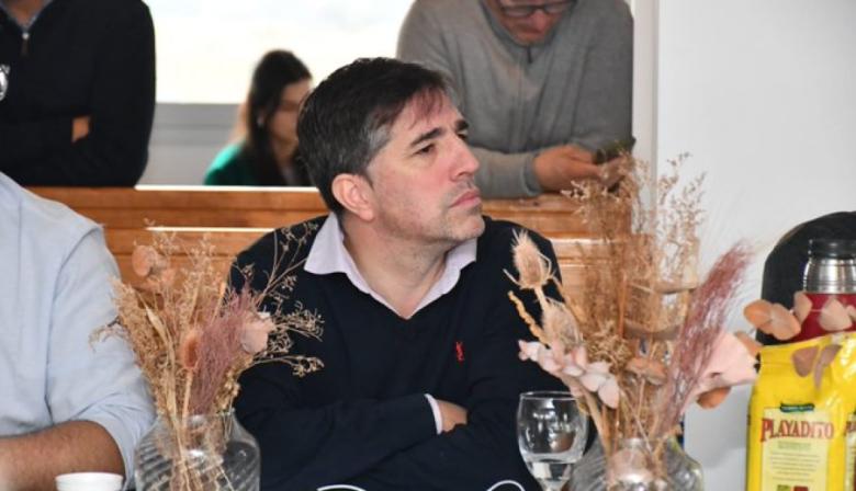 Flexas suma respaldos y consolida su carrera hacia la Gobernación