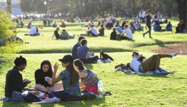 Estudiar y trabajar lejos: el futuro que imagina el interior bonaerense