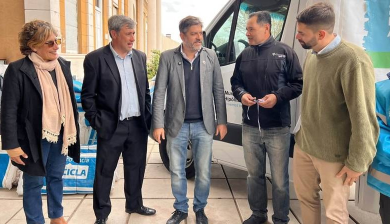 Ambiente, educación y obras: anuncios y entregas en Hipólito Yrigoyen