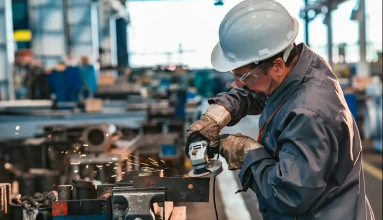 Radiografía del ajuste: las PyMEs que sobreviven lo hacen con menos personal y más precarización